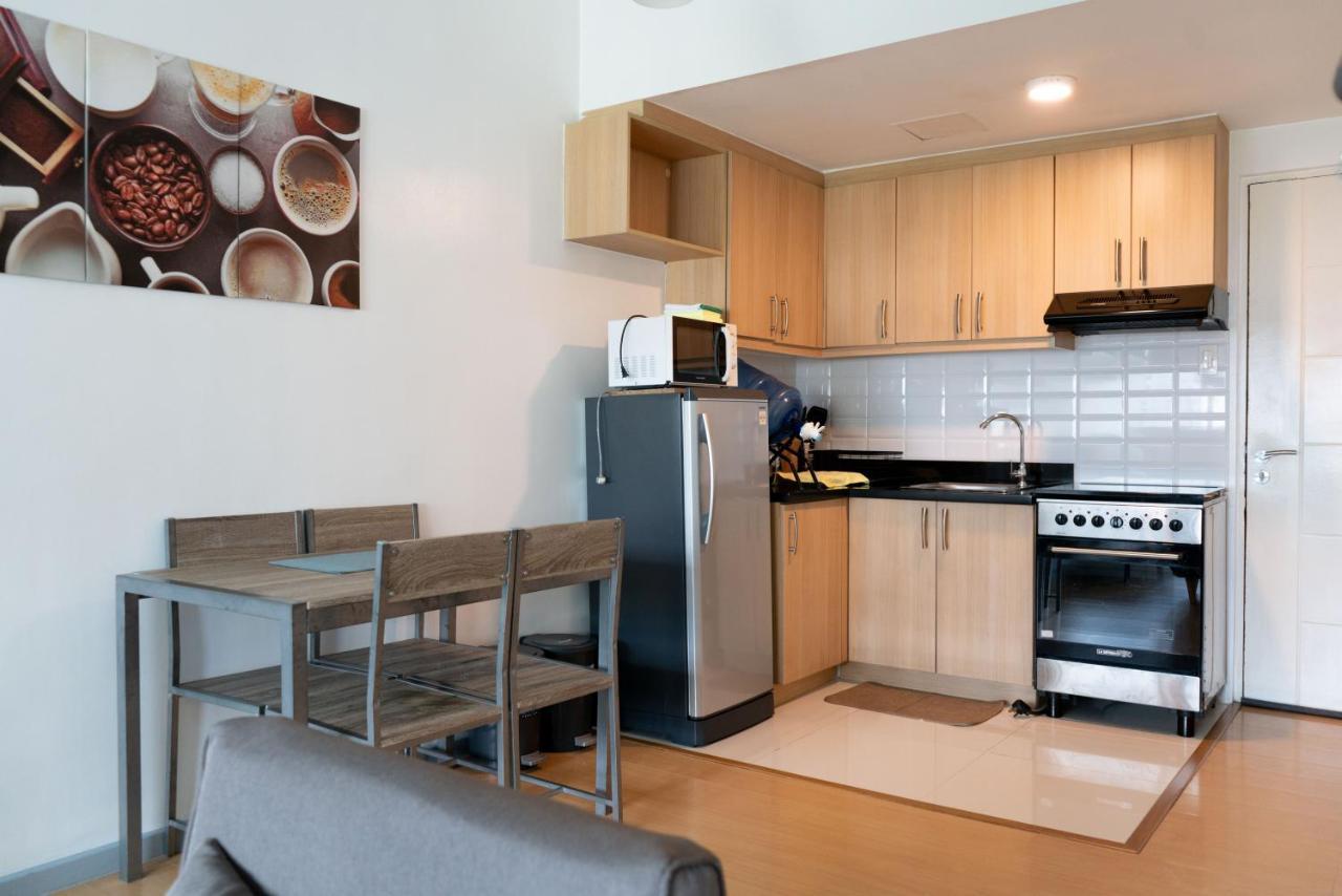 Prime Avant Bgc Location Apartments By Ph Staycation Manila Exterior foto