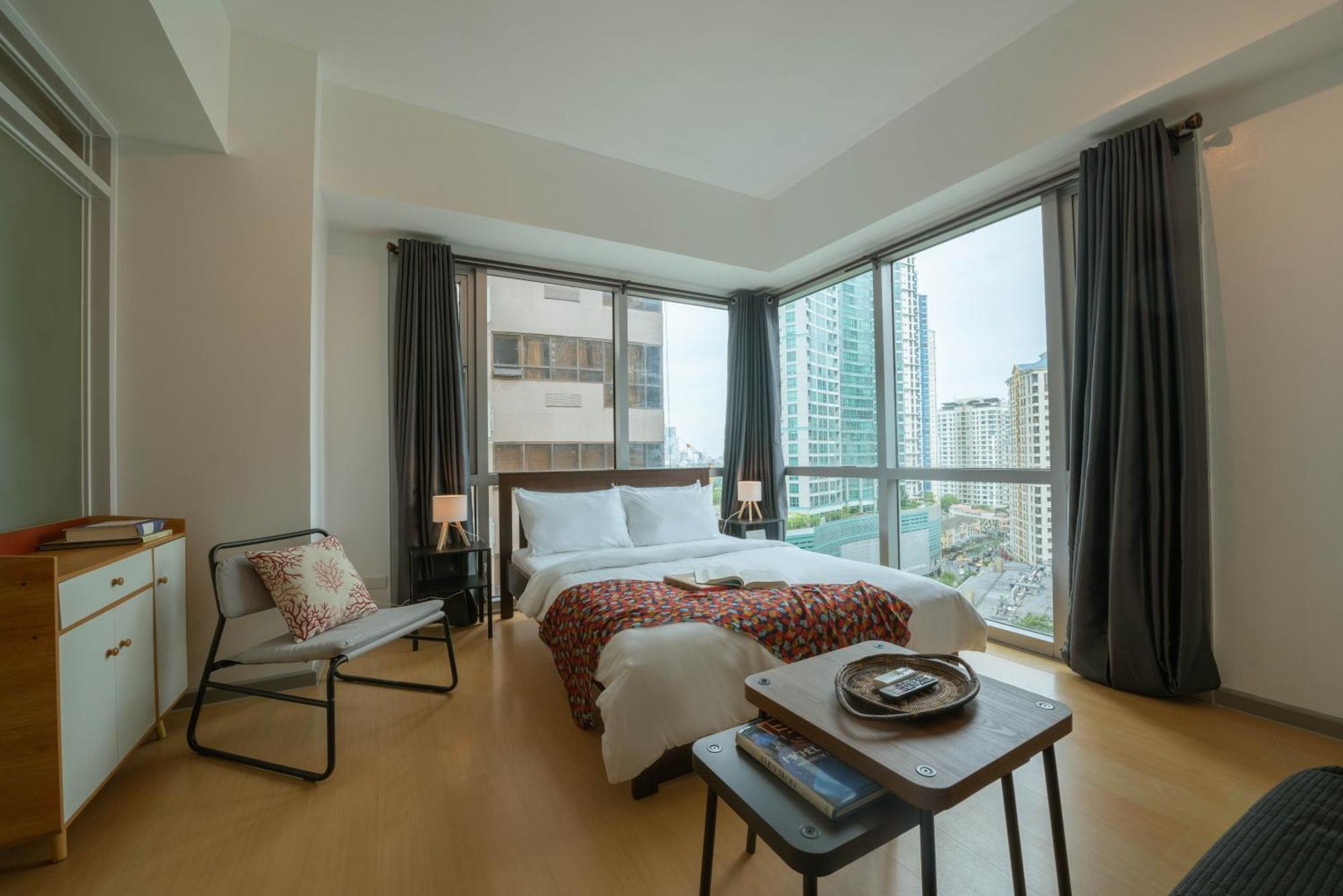 Prime Avant Bgc Location Apartments By Ph Staycation Manila Exterior foto